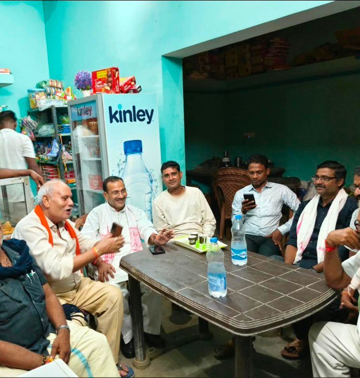 पंडरिया विधानसभा में कांग्रेस की उम्मीद, जन-जन के नेता अर्जुन तिवारी का सघन दौरा, एक दिन में नाप दिए कई गाँव-कस्बे